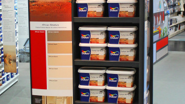 Dulux bringt Farbe an den POS