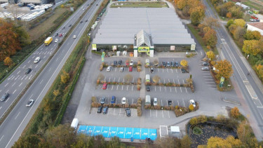 Dehner installiert in Deutschland und Österreich Schnellladesäulen