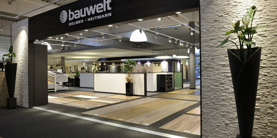 Das Eingangsportal eröffnet den Blick in die Bauwelt zum Anfassen.