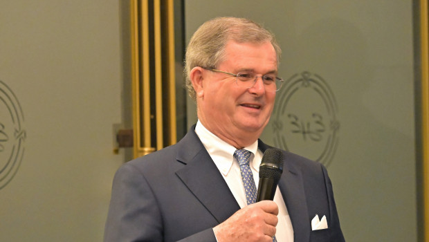 Carl Otto Løvenskiold ist seit 1994 Eigentümer der norwegischen Unternehmensgruppe Løvenskiold-Vækerø AS. Carl Otto Løvenskiold ist seit 1994 Eigentümer der norwegischen Unternehmensgruppe Løvenskiold-Vækerø AS.