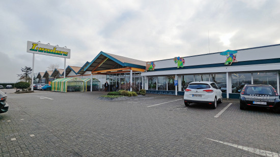 Mehrfach umgebaut wurde Lenders Gartencenter – der letzte Umbau fand 2011 statt.