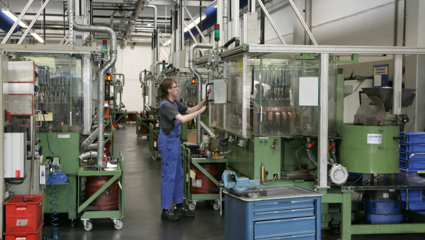 Batterieproduktion bei Varta: 240 Stellen sollen noch in diesem Jahr abgebaut werden. Batterieproduktion bei Varta: 240 Stellen sollen noch in diesem Jahr abgebaut werden.