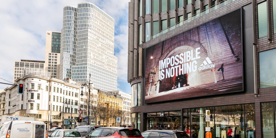 Mit bislang ungenutzten Immobilienflächen lässt sich zusätzlicher Umsatz generieren, wie etwa hier in Berlin am Ku‘Damm. Mit bislang ungenutzten Immobilienflächen lässt sich zusätzlicher Umsatz generieren, wie etwa hier in Berlin am Ku‘Damm.