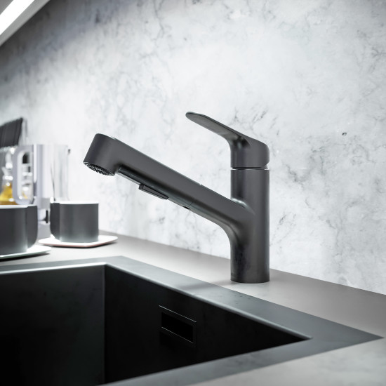 Die Küchenarmatur bietet einige praktische Funktionen und lässt sich einfach installieren.&nbsp;