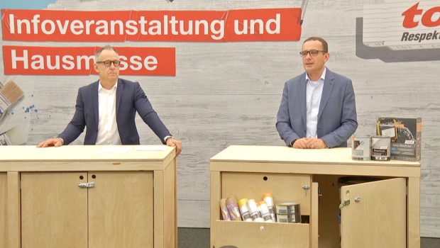 Hans-Joachim Kleinwächter, Geschäftsführer Marketing und Categorymanagement (links), und Dominique Rotondi,&nbsp;Geschäftsführer Einkauf und Logistik, moderierten die Hausmesse.&nbsp;