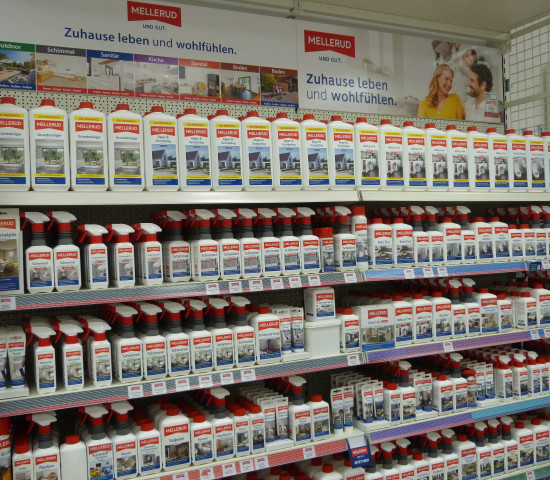 Nicht jeder Baumarkt hat die Möglichkeit, die gesamte Sortimentsbreite im Markt anzubieten. Weitere Produkte und Infos sind daher oft online zu finden, etwa über einen QR-Code.