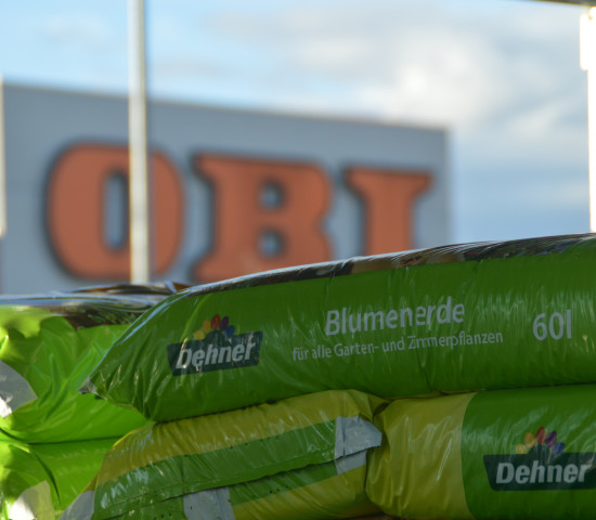 In direkter Nachbarschaft: Obi.