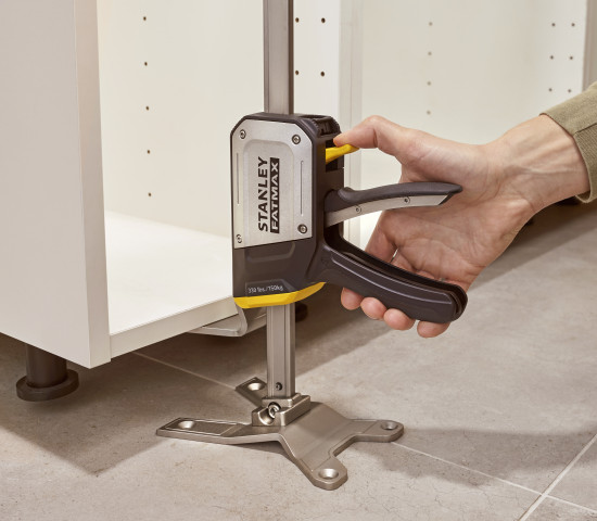 Tradelift ist ein universelles Einhand-Montagewerkzeug, das speziell für Handwerker entwickelt wurde, um schwere Objekte zu heben, zu halten, zu spannen und auszurichten. &nbsp;&nbsp;