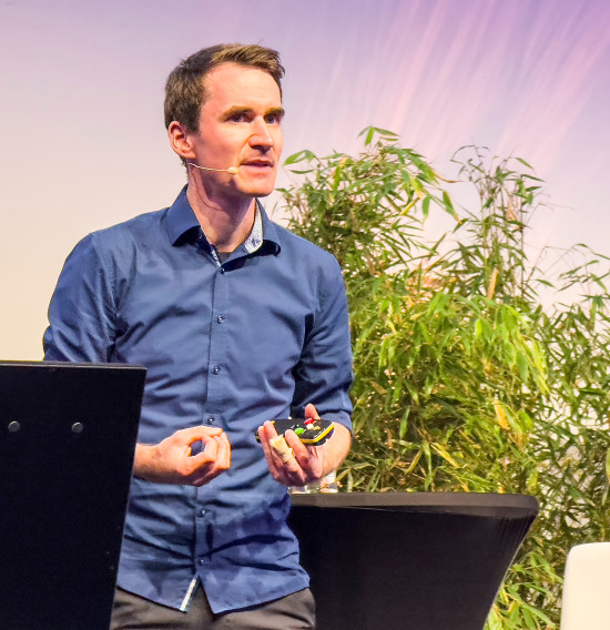 Ideen kommen beim Duschen,  auf dem Weg zur Arbeit, oder beim Radfahren, aber sicherlich nicht im Besprechungszimmer 2, ist sich Dr. Henning Beck sicher.