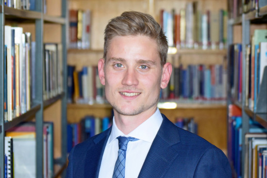 Dr. Julian Wichmann ist Assistant Professor am Seminar für Handel und Kundenmanagement der Universität Köln.