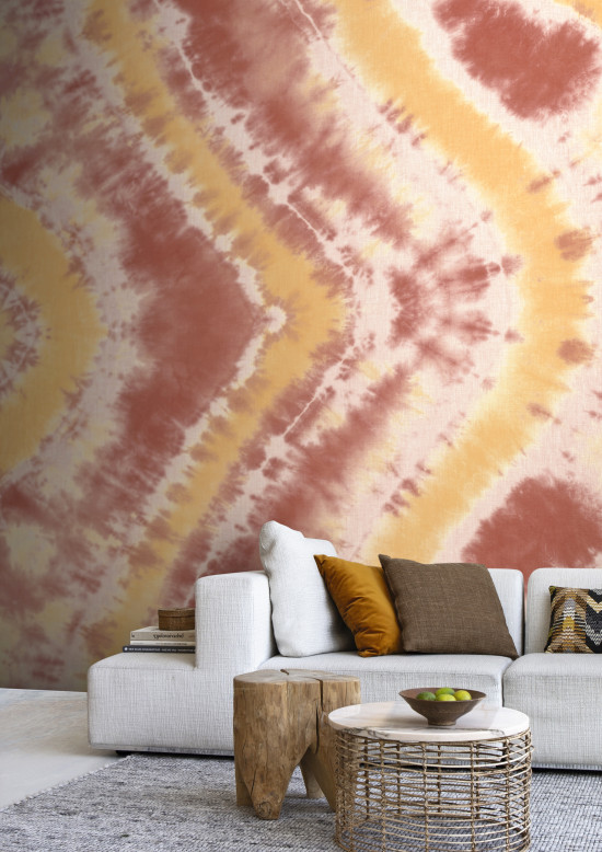 Tapeten in Batik- und Aquarell-Optik transportieren mit ihren fließenden Farben Leichtigkeit