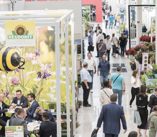 Auf der Spoga+Gafa hat beispielsweise Neudorff Bienenfreundlichkeit thematisiert.