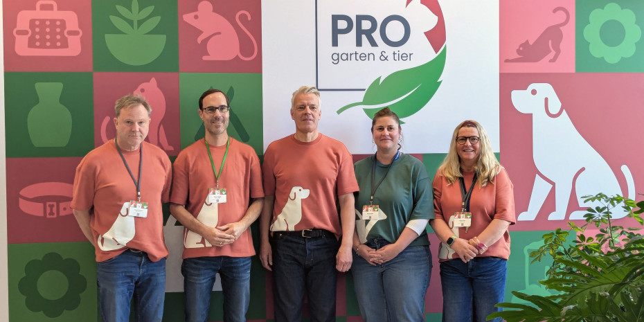 Carsten Markus (Head of Brands), Oliver Poppitz (Vorstand), Peter Pohl (Vorstandssprecher), Stefanie Dietl (Teamleitung Category Management Gartenfreizeit Indoor) und Katrin Alexy (Leitung Category Management Futter) haben auf der Hausmesse Ergebnisse und neue Konzepte präsentiert.