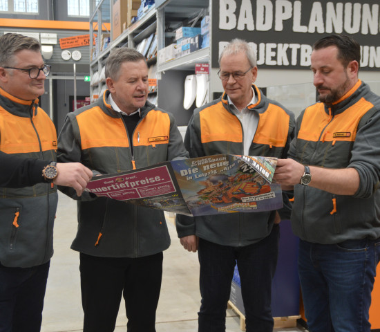 Bei der Eröffnung (v. l.): Gebietsleiter Andy Kunz, CEO Erich Harsch, CEO Albrecht Hornbach und Marktleiter Matthias Bohnet.