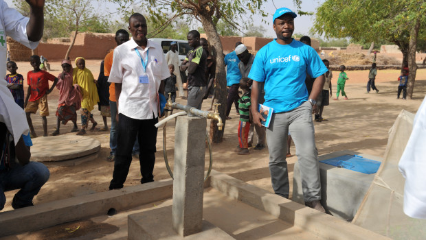 Mit Projekten für die Wasser-, Hygiene- und Sanitärversorgung unterstützt Unicef vor allem die Landbevölkerung des Niger wie hier in der Gemeinde Groumdji in der Region Maradi. Mit Projekten für die Wasser-, Hygiene- und Sanitärversorgung unterstützt Unicef vor allem die Landbevölkerung des Niger wie hier in der Gemeinde Groumdji in der Region Maradi.