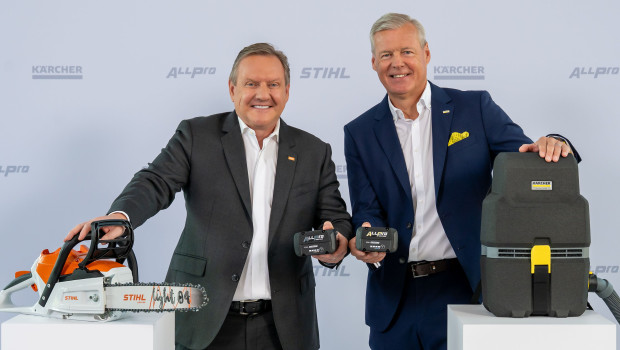 Michael Traub, Vorsitzender des Vorstands der Stihl AG und Hartmut Jenner, Vorsitzender des Vorstands der Alfred Kärcher SE & Co. KG, haben den Startschuss für die neue Akku-Allianz bekannt gegeben.&nbsp;