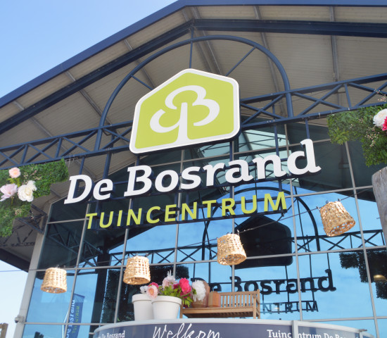 Die Gartencenterkette De Bosrand hat sechs Standorte. In Oegstgeest waren die Teilnehmer davon beeindruckt, was auf den 13.000 m² Verkaufsfläche geboten wurde. 