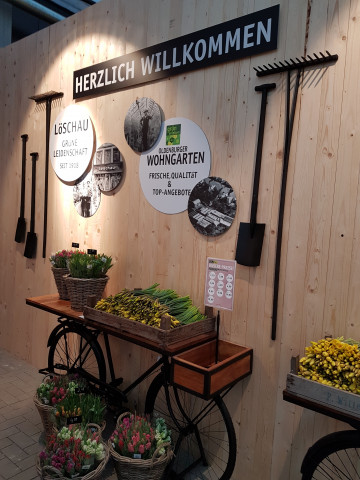 So werden die Kunden im "Oldenburger Wohngarten begrüßt.