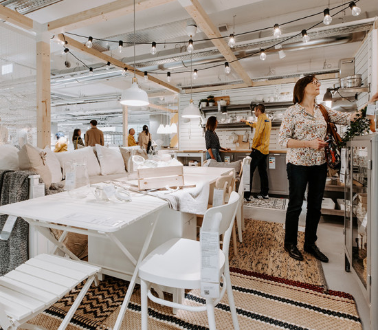 Auf zwei Ebenen zeigt Ikea La Madeleine 29 Wohnbeispiele.