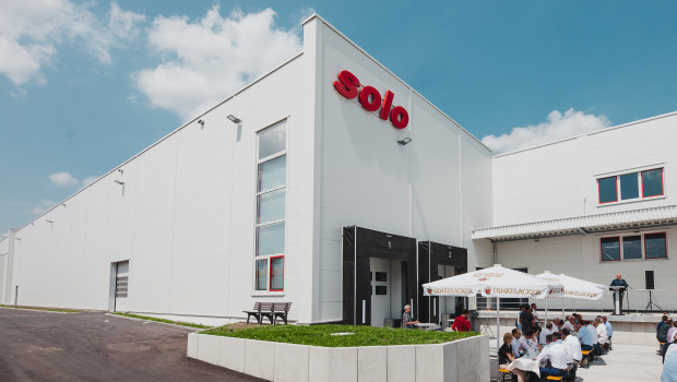 Am vergangenen Freitag hat Solo sein neues Betriebsgebäude offiziell eingeweiht. Am vergangenen Freitag hat Solo sein neues Betriebsgebäude offiziell eingeweiht.