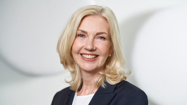 Silke Stehr verantwortet als alleinige Geschäftsführerin von Velux Deutschland die Bereiche Vertrieb, Vertriebsinnendienst, Advisory Services, Business Development sowie lokales Produktmanagement und Marketing.