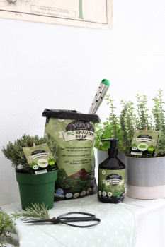 Pflanzen, Dünger und Erden bilden das Bio-Nutzgartensortiment von Toom Baumarkt.