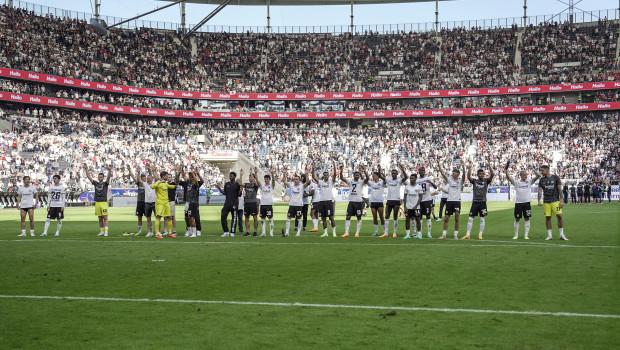 Die Bandenwerbung von Hailo wird auch in der kommenden Werbung im Fußballstadion zu sehen sein. Die Bandenwerbung von Hailo wird auch in der kommenden Werbung im Fußballstadion zu sehen sein.