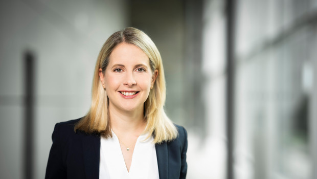 Bundesbauministerin Verena Hubertz&nbsp;(SPD) nennt den Gesetzesentwurf zur Beschleunigung des Wohnungsbaus einen „Bau-Turbo“.