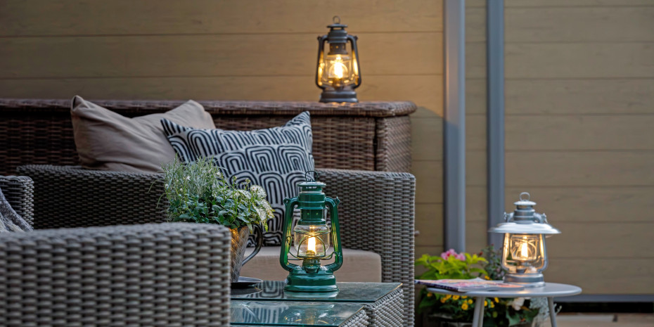 Bis zu 18 Tage warmweißes LED-Licht: Die LED-Variante bietet alten Industriecharme in Kombination mit moderner Beleuchtungstechnik.