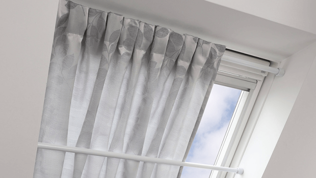 Gardinia stellt unter anderem Gardinentechnik, Sonnenschutzsysteme und Fertiggardinen her.