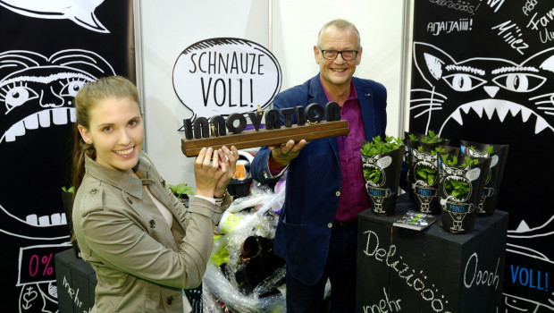 Provokant gewinnt: Das Kräuterkonzept "Schnauze voll" von Cox hat auf der Hortivation den BGI-Innovationspreis gewonnen. Es richtet sich gegen Verpackungen aus Kunststoff.