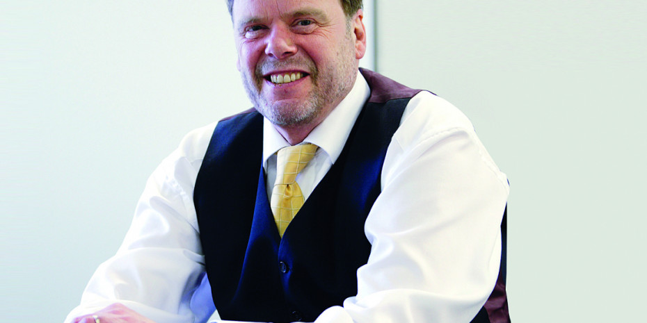 Völlig überraschend ist Rolf J. Gemmersdörfer, President und CEO der Hornschuch Group, am 5. Februar 2014, in seiner Wahlheimat Bad Mergentheim verstorben.