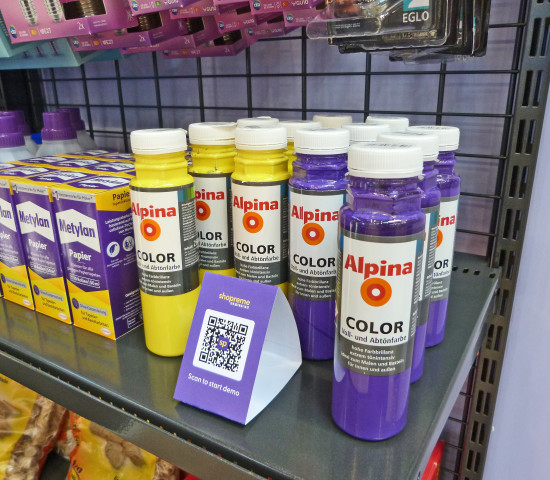 Das Smartphone ist ein zentrales Element vieler Omnichannel-Lösungen. Kunden können es, etwa durch Einscannen eines QR-Codes, für weitere Informationen zum Produkt und dessen Anwendung oder zum Bezahlen nutzen.&nbsp;