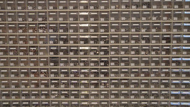 Eine Kleineisenwarenwand im Baumarkt. Die Branche hat insgesamt im April ein Umsatzplus gegenüber dem Vorjahresmonat erzielt.