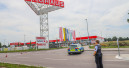 Kleinflugzeug stürzt in Bauhaus-Baumarkt