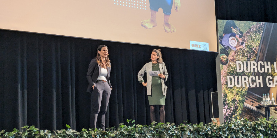 Die Vorteile von Retail Media schlüsselte Patricia Grundmann (l.) nicht nur für IVG-Geschäfts-führerin Anna Hackstein auf.