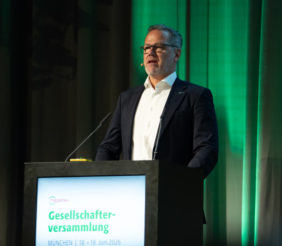 Aufsichtsratsvorsitzender Robert Grieshofer forderte die Gesellschafter auf, sich aktiv einzubringen und die Zusamenarbeit mitzugestalten.