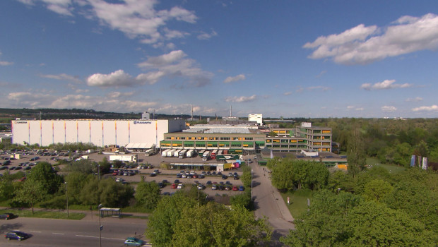 Gardena ist nun Herr im eigenen Haus.&nbsp;Das Unternehmen hat das Eigentum an Grundstück und Gebäude seines Standorts im Ulmer Donautal vom bisherigen Vermieter übernommen und will hier für die Zukunft investieren.