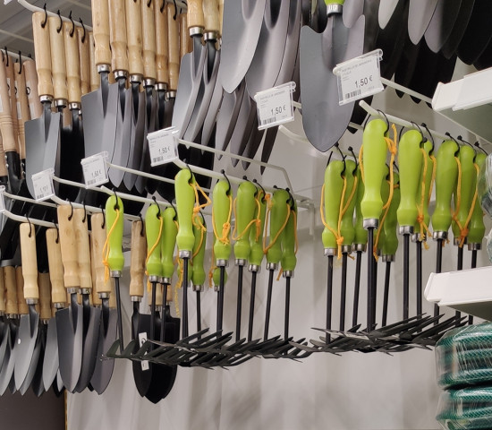 Das Sortiment wird von Eigenmarken dominiert.