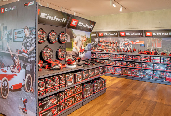 In der Einhell-Welt zeigt das Unternehmen auch, wie es seine Produkte am POS präsentiert.