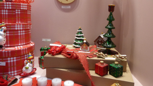 Die Kundinnen und Kunden kaufen in der Vorweihnachtszeit zwar schon ein, aber sie halten dabei ihr Geld zusammen.&nbsp;