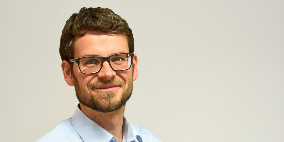 Björn Heiden ist Dozent und wissenschaftlicher Mitarbeiter an der Fakultät Bauwesen der Hochschule für Technik, Wirtschaft und Kultur Leipzig. Innerhalb seiner Promotion mit dem Arbeitstitel „Umnutzungspotentiale von Bestandsgebäuden“ und darüber hinaus beschäftigt er sich vorwiegend mit Themen des nachhaltigen Bauens.&nbsp;