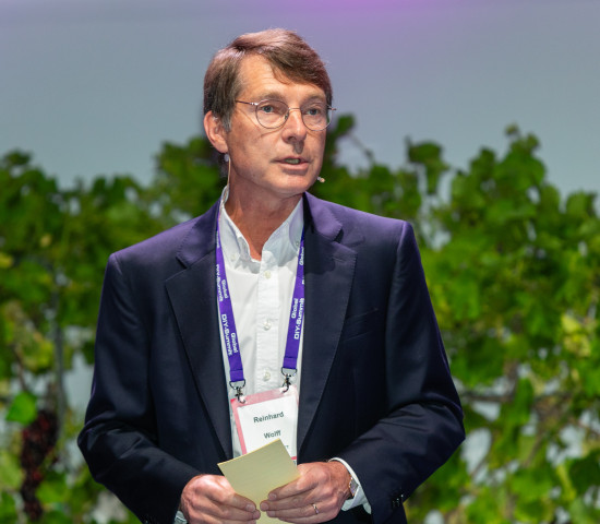 Reinhard Wolff. Reinhard Wolff.