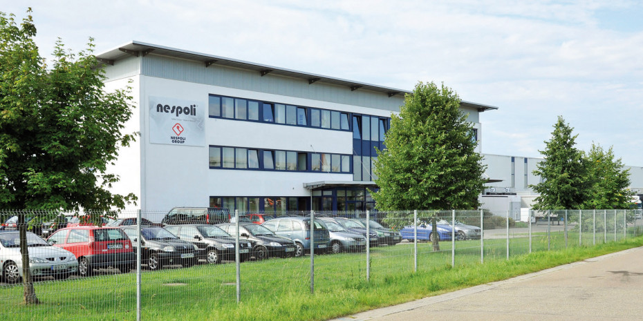 Nespoli, Firmengebäude