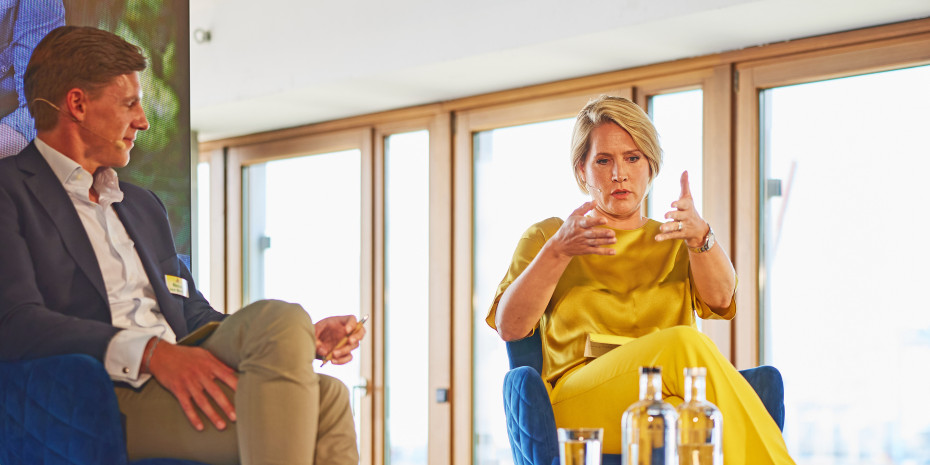 Judith Rakers hat mit Neudorff-Geschäftsführer Richard von Herman über den Weg zum Hobbygärtner gesprochen.