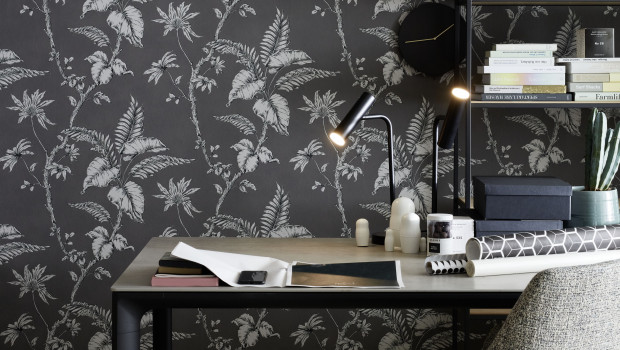 Die Vliestapete "BOTANIC" greift den floralen Stil auf.&nbsp;
