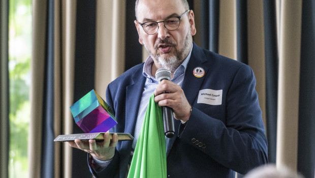 Michael Caspar war sieben Jahre lang Vorsitzender des Verbands der Deutschen Tapetenindustrie. Michael Caspar war sieben Jahre lang Vorsitzender des Verbands der Deutschen Tapetenindustrie.