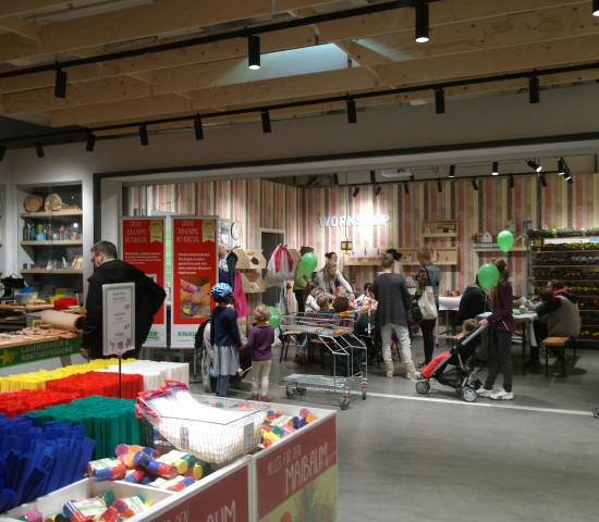 Viel los war am Knauber-Jubiläumstag u. a. im Workshop-Bereich ...