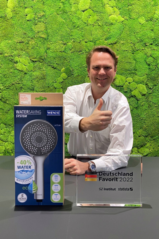 Wenko hat ein Duschkopf-System entwickelt, das Wasser sparen soll und erhielt dafür die Auszeichnung „Deutschland Favorit 2022“. Das freut Geschäftsführer Niklas Köllner.&nbsp;