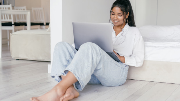 Während der Coronakrise, als viele Menschen von ihre Einkäufe von zuhause aus tätigten, konnte ein großer Teil der Befragten seinen Webshop-Umsatz steigern. &nbsp;